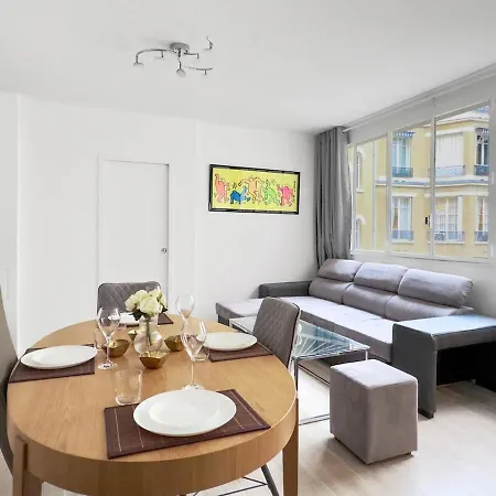 Apartment Charming 4p- Eiffel Tower Face *