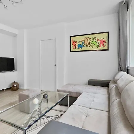 Apartment Charming 4p- Eiffel Tower Face